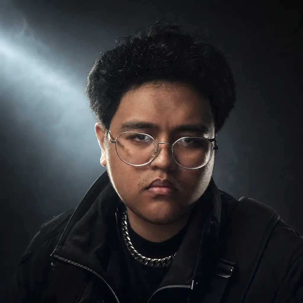 AI portrait: Moody Smoke & Light (Cinematic / Editorial)